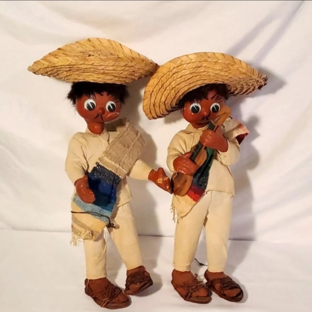 Vintage Mexican Gourd Paper Mache Mariachi Toluca Handmade Folk Art